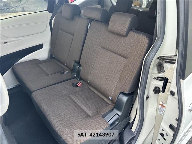 Toyota SIENTA 2016-12 8038233-16