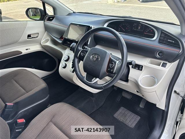 Toyota SIENTA 2016-12 8038233-4