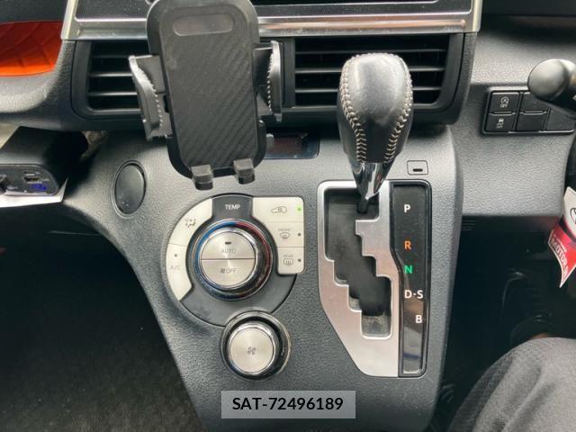 Toyota SIENTA 2017-02 8038239-13