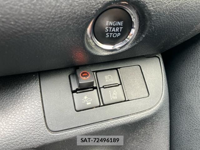 Toyota SIENTA 2017-02 8038239-15