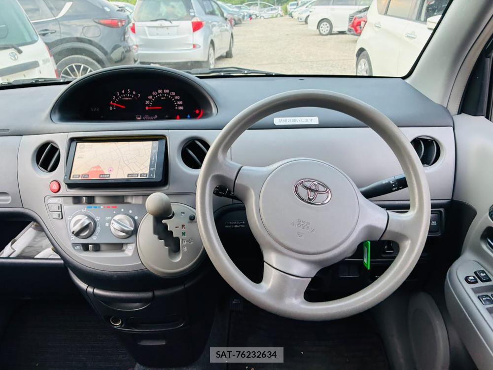 Toyota SIENTA 2005-10 7972172-11
