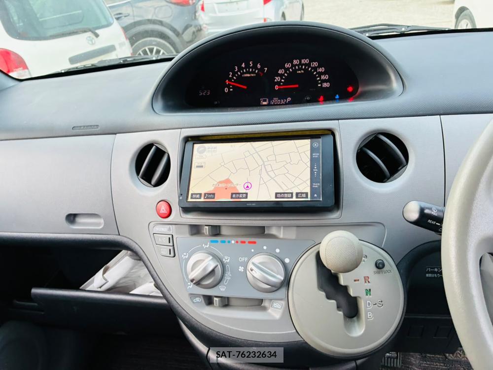 Toyota SIENTA 2005-10 7972172-17