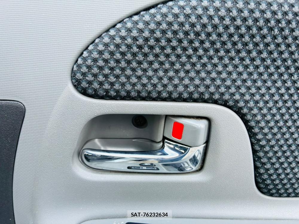Toyota SIENTA 2005-10 7972172-18