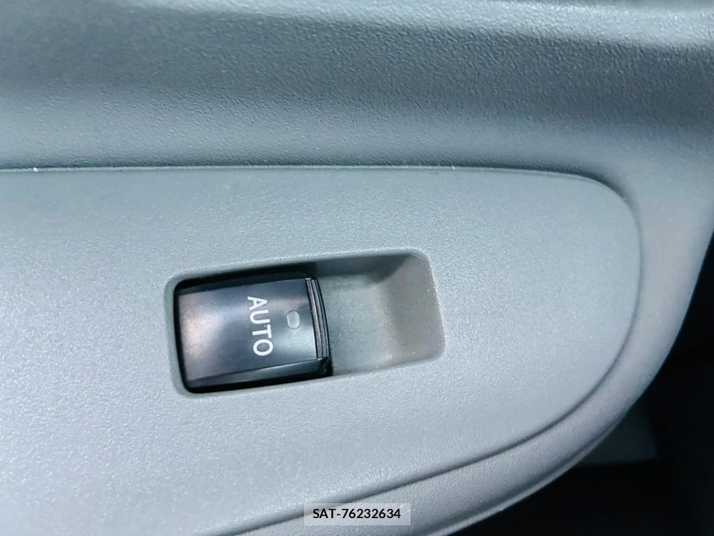 Toyota SIENTA 2005-10 7972172-21
