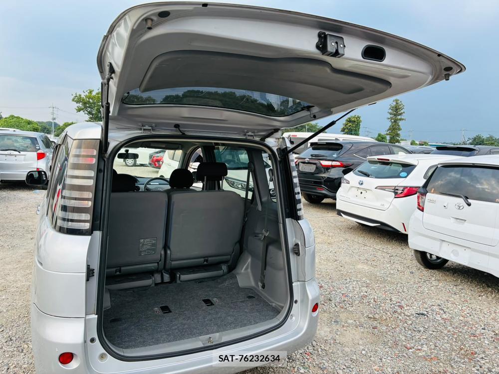 Toyota SIENTA 2005-10 7972172-24