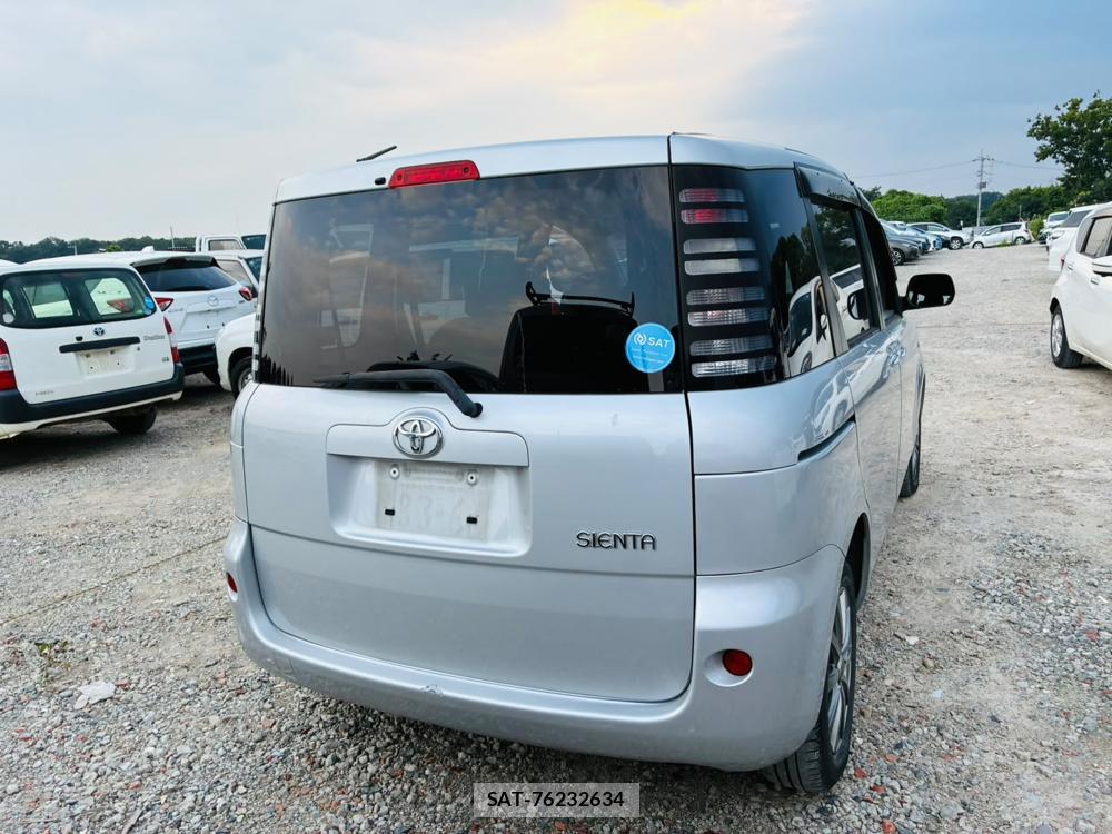 Toyota SIENTA 2005-10 7972172-4