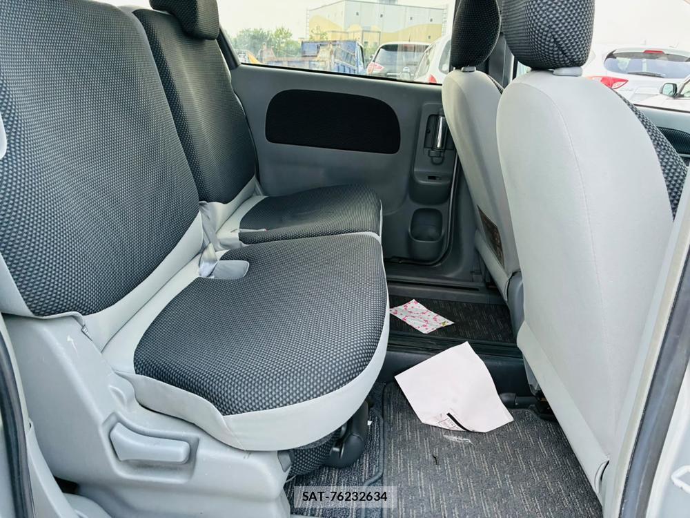 Toyota SIENTA 2005-10 7972172-8