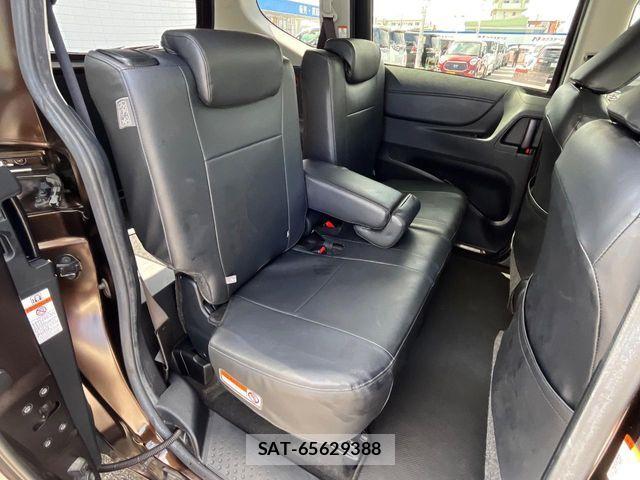 Toyota SIENTA 2018-10 8075561-9