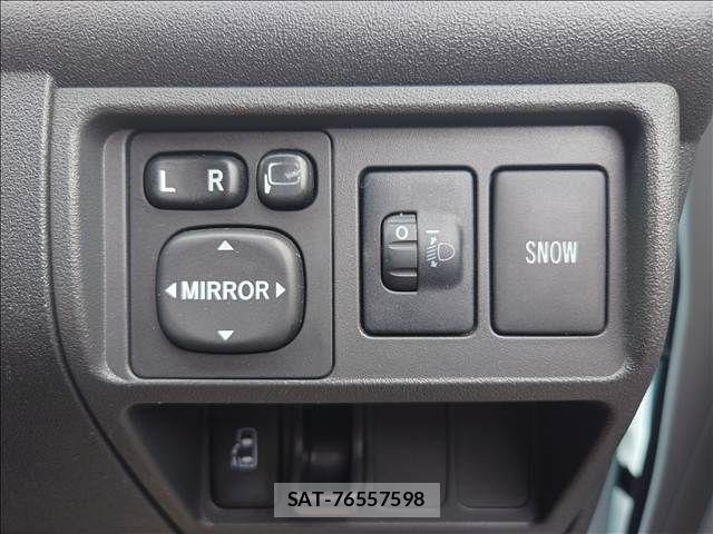 Toyota SIENTA 2008-09 8075565-13