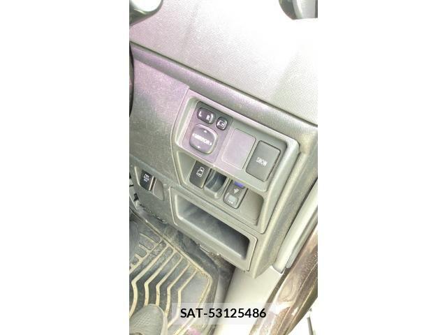 Toyota SIENTA 2015-07 8075568-13