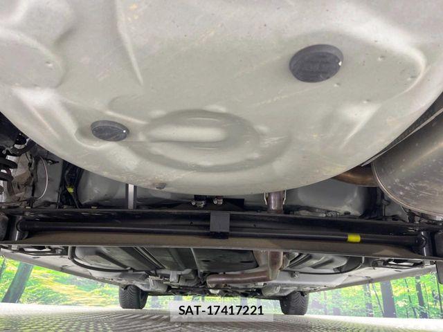 Toyota SIENTA 2017-05 8101875-18