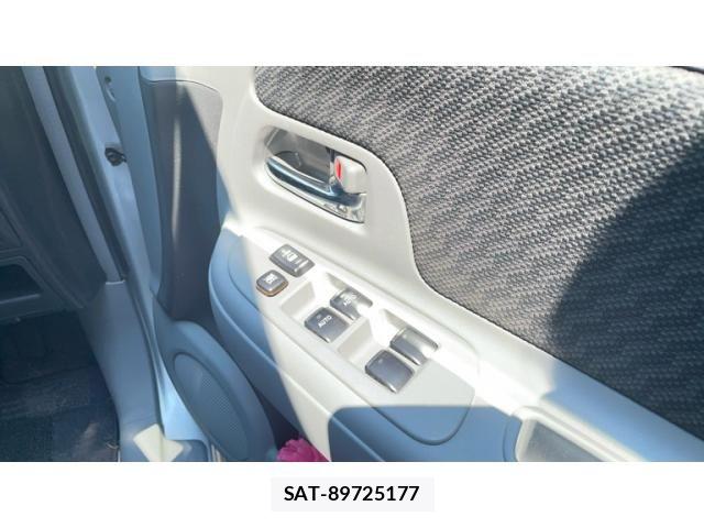 Toyota SIENTA 2007-08 8101885-17