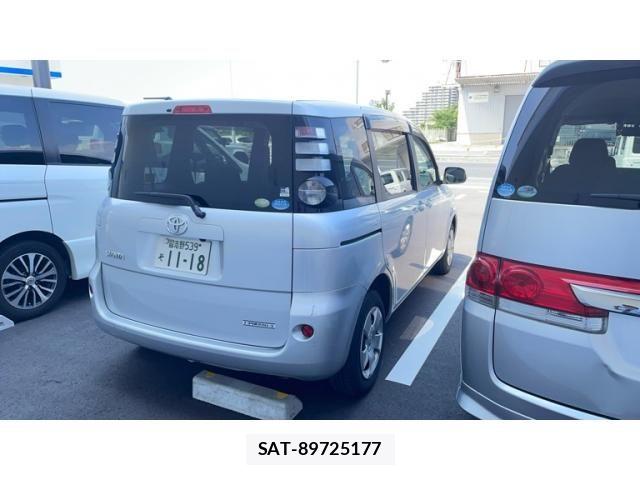Toyota SIENTA 2007-08 8101885-1