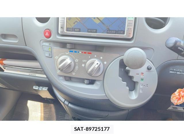 Toyota SIENTA 2007-08 8101885-19