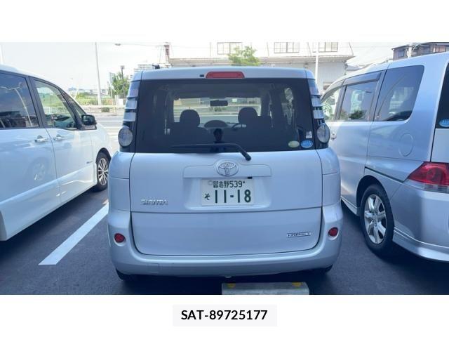 Toyota SIENTA 2007-08 8101885-2