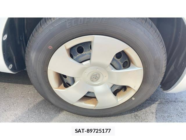 Toyota SIENTA 2007-08 8101885-6