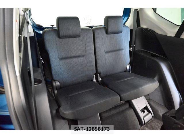 Toyota SIENTA 2016-03 8101880-12