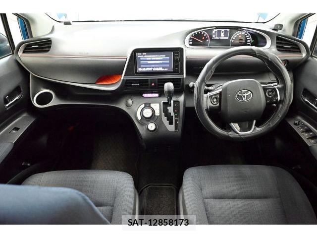 Toyota SIENTA 2016-03 8101880-1