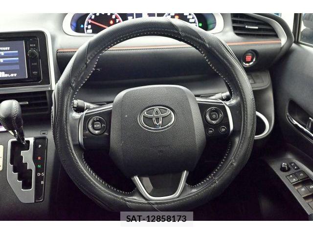 Toyota SIENTA 2016-03 8101880-19