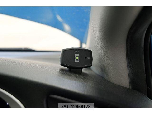 Toyota SIENTA 2016-03 8101880-23