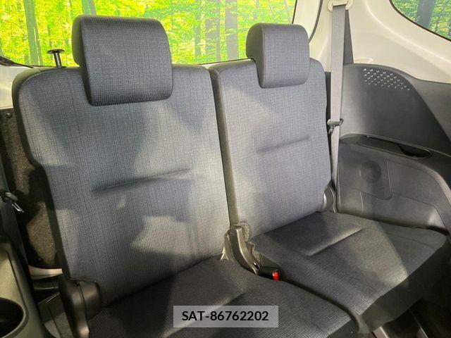 Toyota SIENTA 2016-05 8101876-9