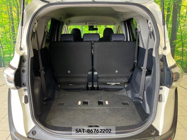 Toyota SIENTA 2016-05 8101876-10