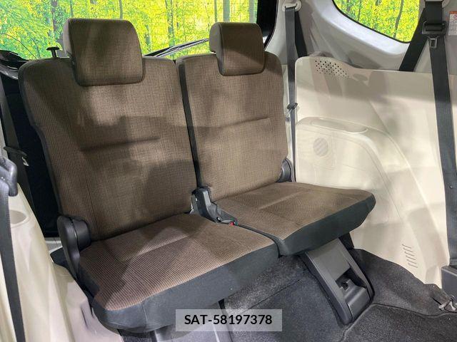 Toyota SIENTA 2017-03 8101878-9