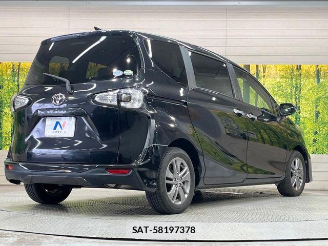 Toyota SIENTA 2017-03 8101878-16