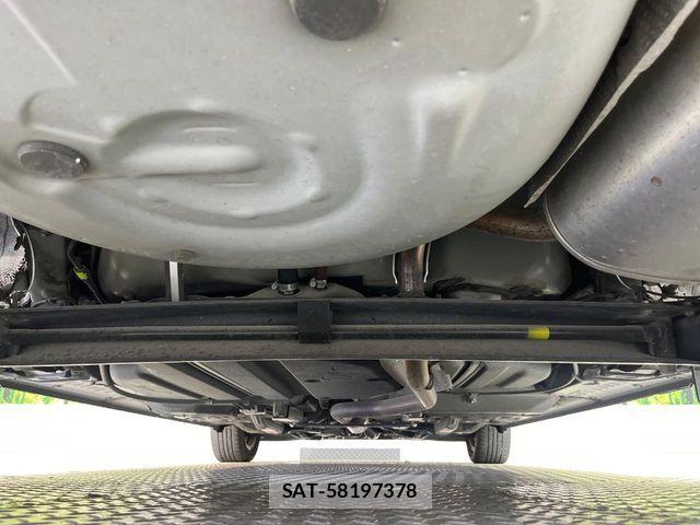 Toyota SIENTA 2017-03 8101878-18