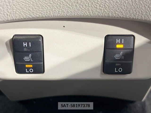 Toyota SIENTA 2017-03 8101878-4