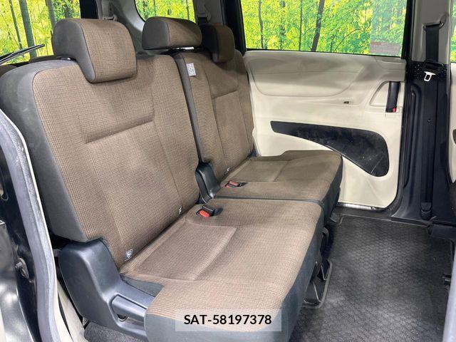Toyota SIENTA 2017-03 8101878-8