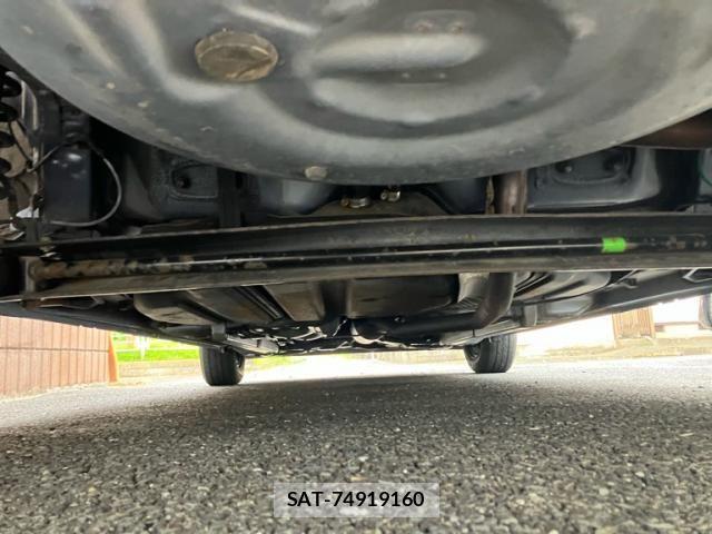 Toyota SIENTA 2011-07 8101888-13