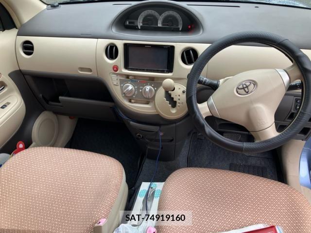 Toyota SIENTA 2011-07 8101888-17