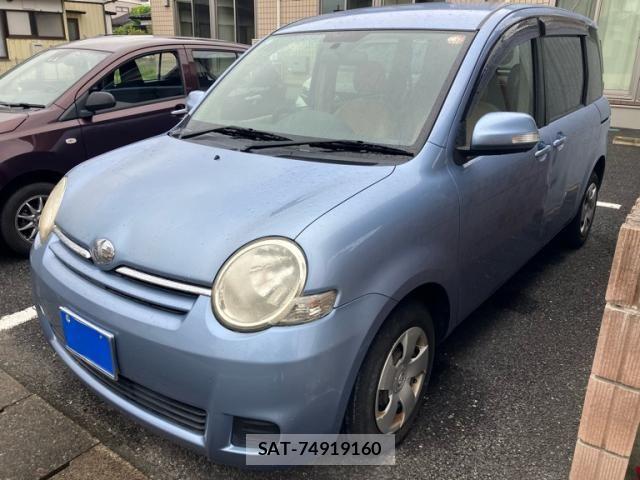 Toyota SIENTA 2011-07 8101888-1
