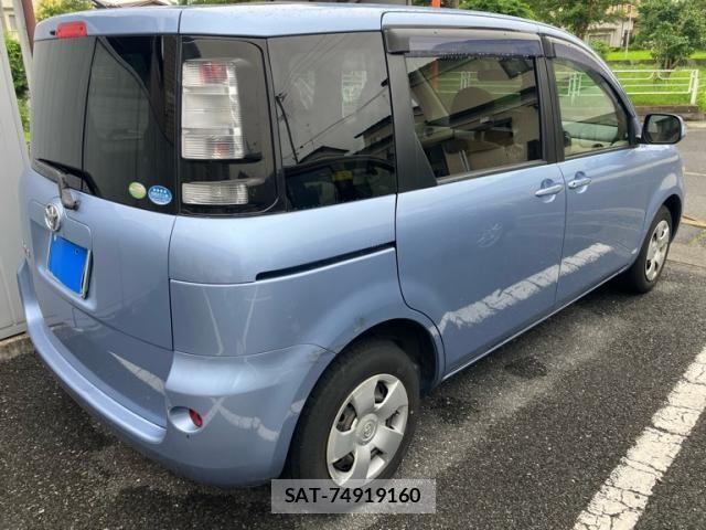 Toyota SIENTA 2011-07 8101888-3
