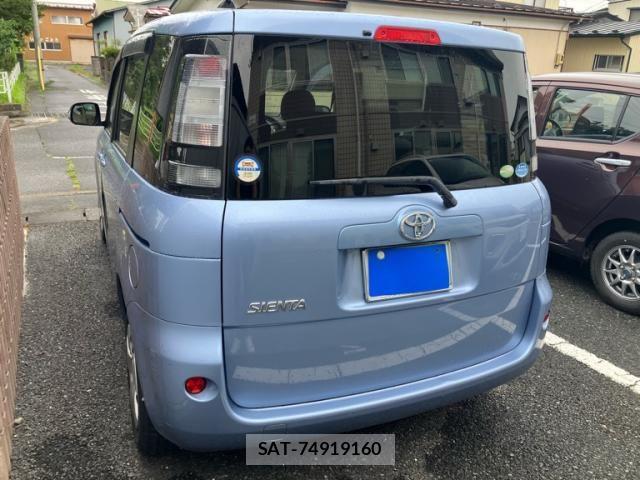 Toyota SIENTA 2011-07 8101888-4