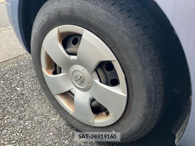 Toyota SIENTA 2011-07 8101888-8