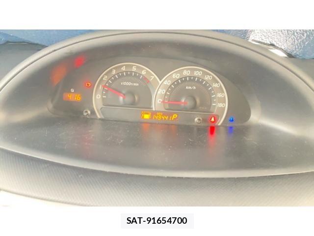 Toyota SIENTA 2009-10 8101887-12