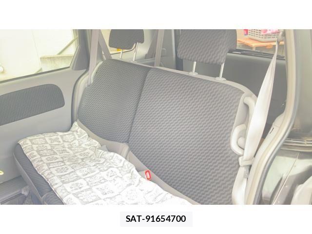 Toyota SIENTA 2009-10 8101887-2