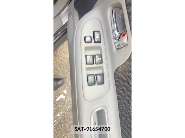 Toyota SIENTA 2009-10 8101887-8
