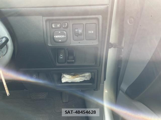 Toyota SIENTA 2008-01 8101886-14