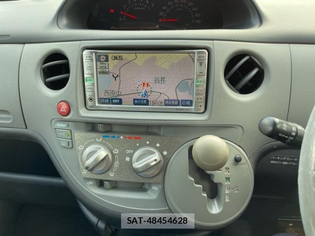 Toyota SIENTA 2008-01 8101886-17