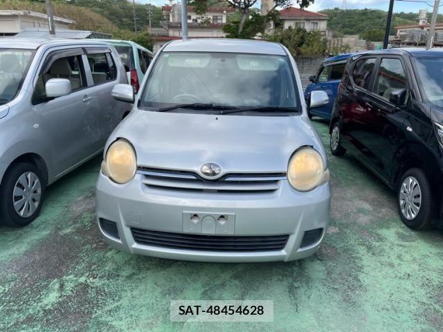 Toyota SIENTA 2008-01 8101886-1
