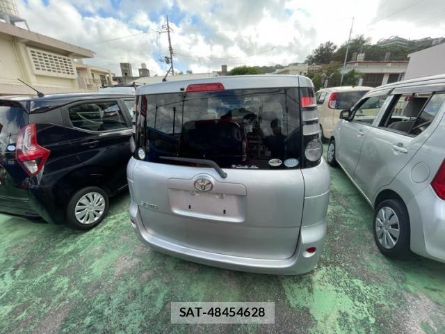 Toyota SIENTA 2008-01 8101886-4