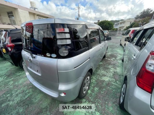 Toyota SIENTA 2008-01 8101886-5