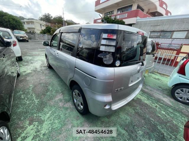 Toyota SIENTA 2008-01 8101886-6