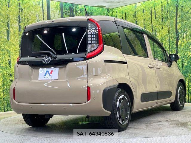 Toyota SIENTA 2023-06 8101869-17