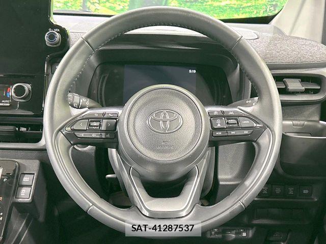 Toyota SIENTA 2023-10 8101871-11