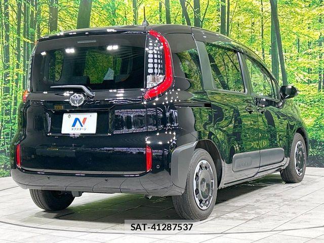 Toyota SIENTA 2023-10 8101871-16