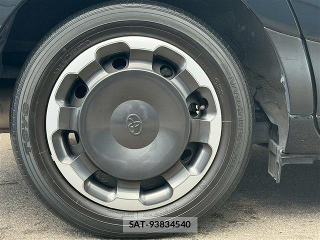 Toyota SIENTA 2022-03 8101873-10